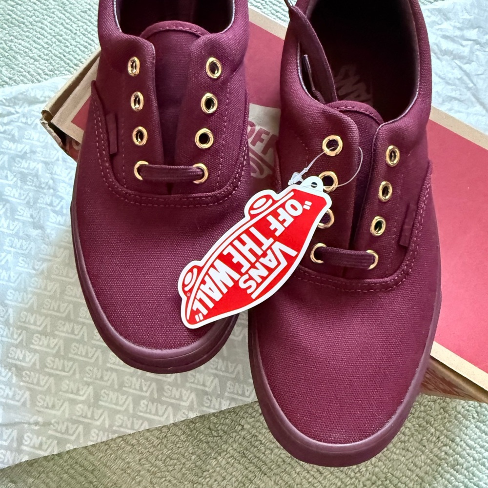 NWT Vans Burgundy Sneakers M5.5|W7